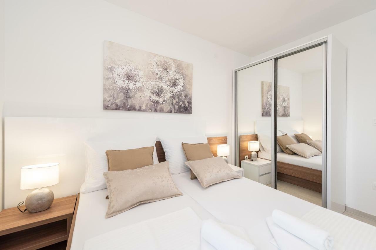 Apartments & Rooms Pool Villas Maris Novalja Exterior foto