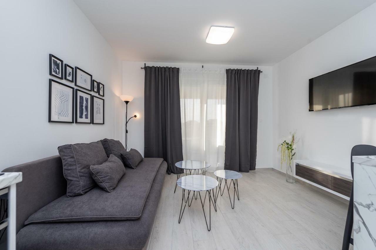Apartments & Rooms Pool Villas Maris Novalja Exterior foto