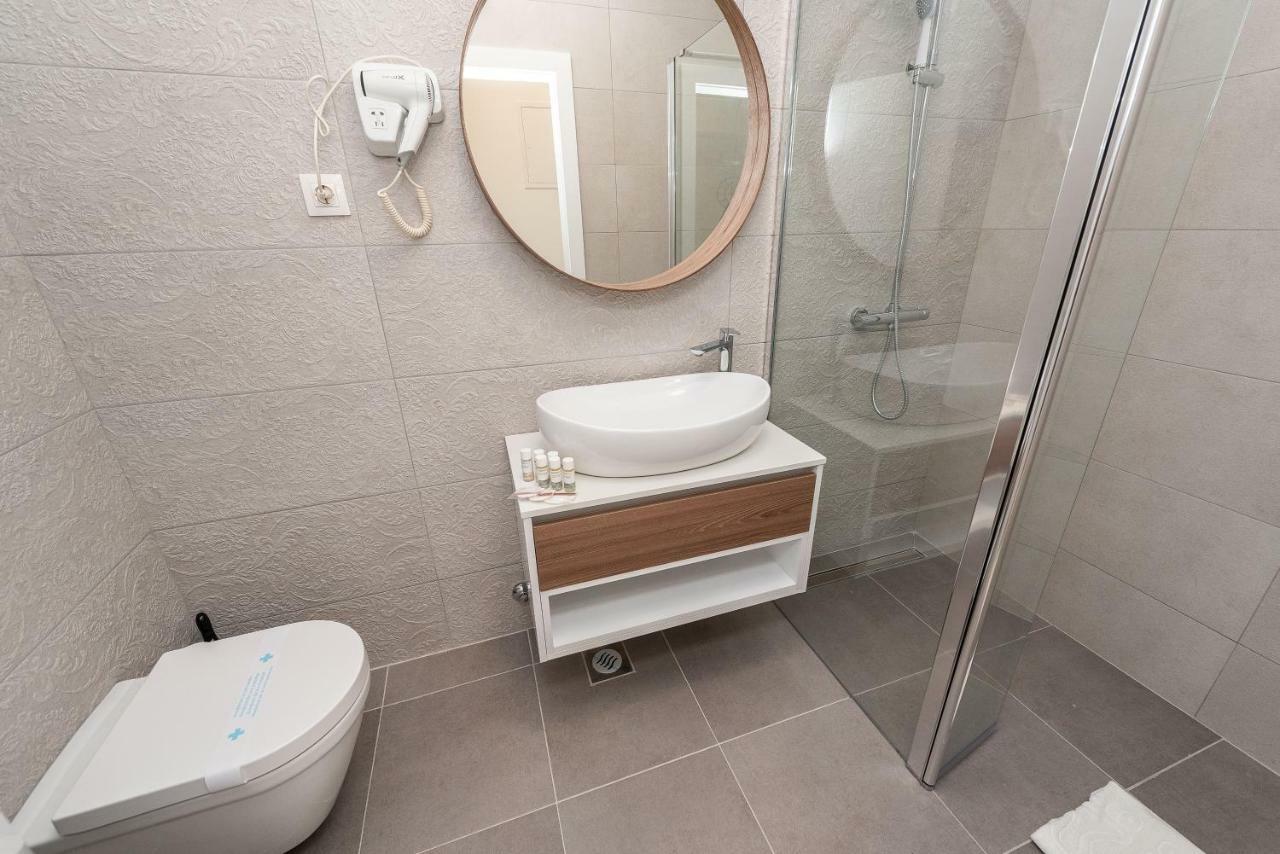 Apartments & Rooms Pool Villas Maris Novalja Exterior foto