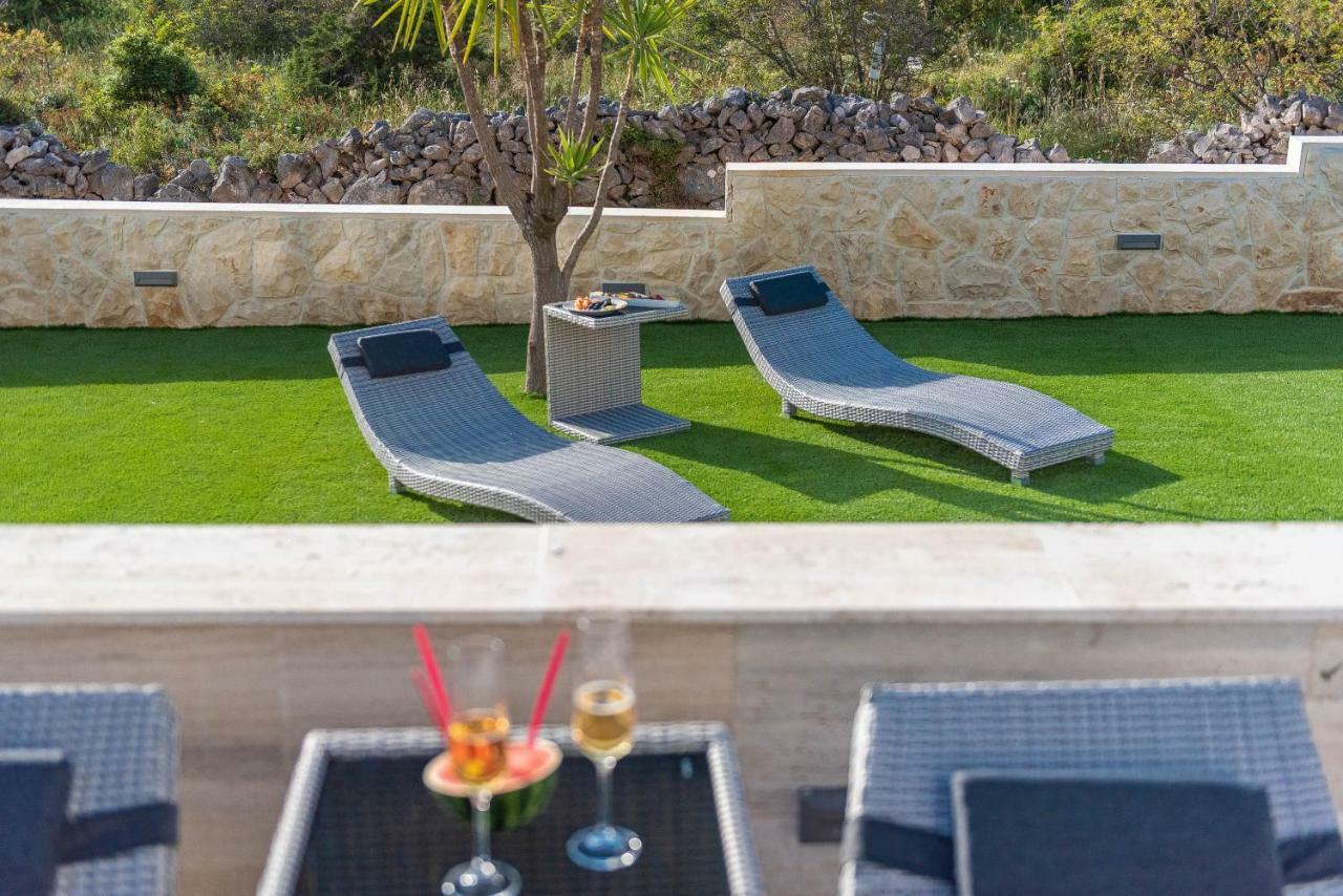 Apartments & Rooms Pool Villas Maris Novalja Exterior foto